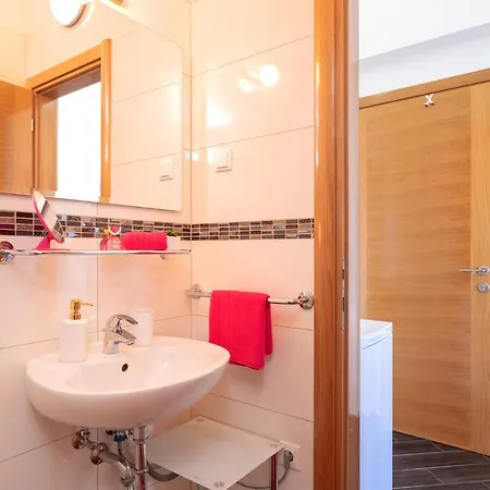 Gæstehus Fio - & Hvar Town