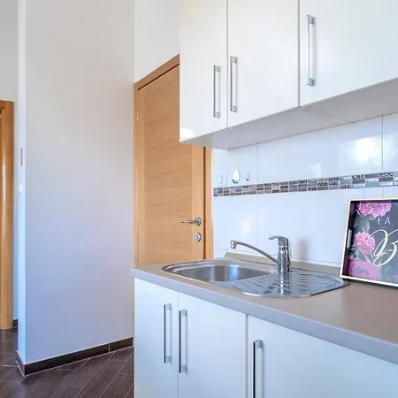 Fio - & 3* Hvar Town