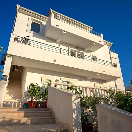 Fio - & بيت ضيافة هفار