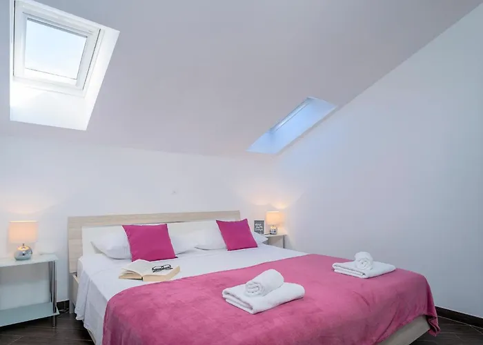 Fio - & Guest house Hvar Town