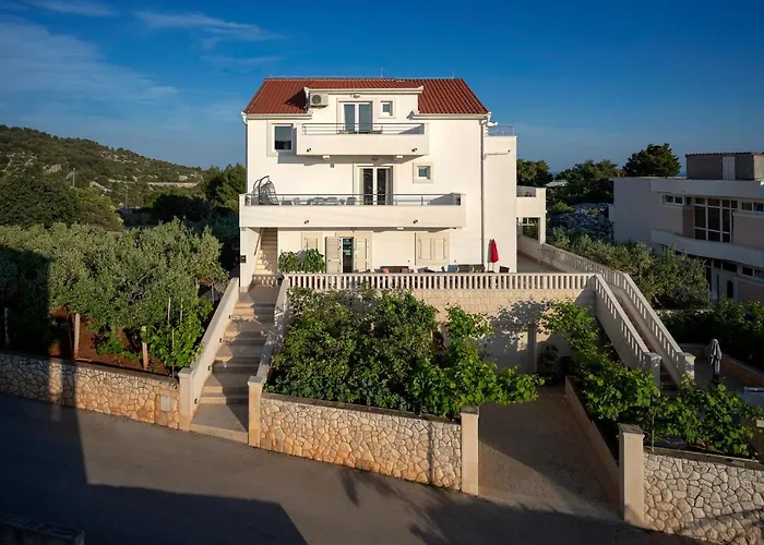 Fio - & Guest house 3*