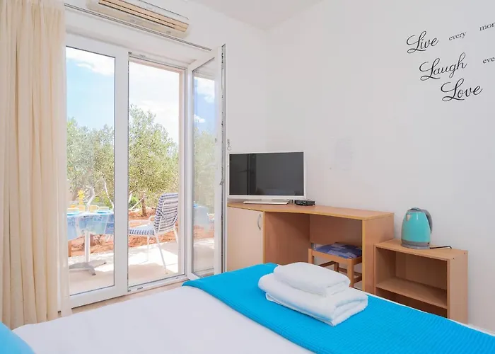 Fio - & Guest house 3*