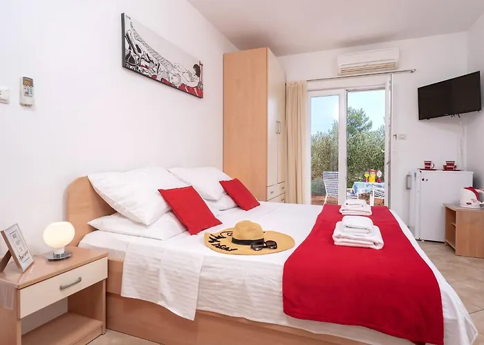 Fio - & Guest house 3*