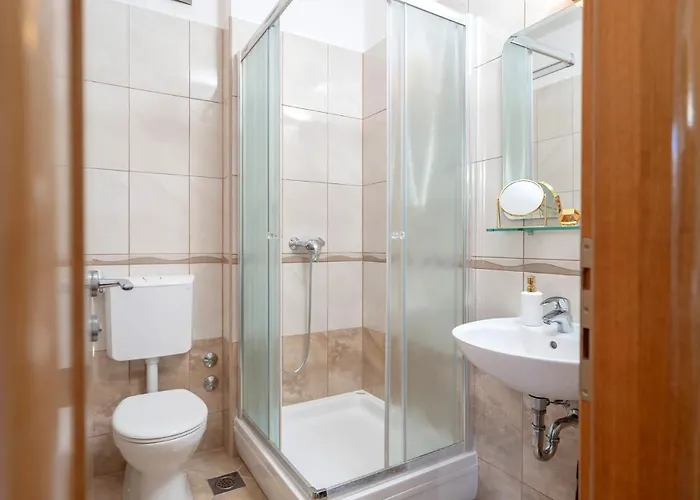 Fio - & 3* Hvar Town